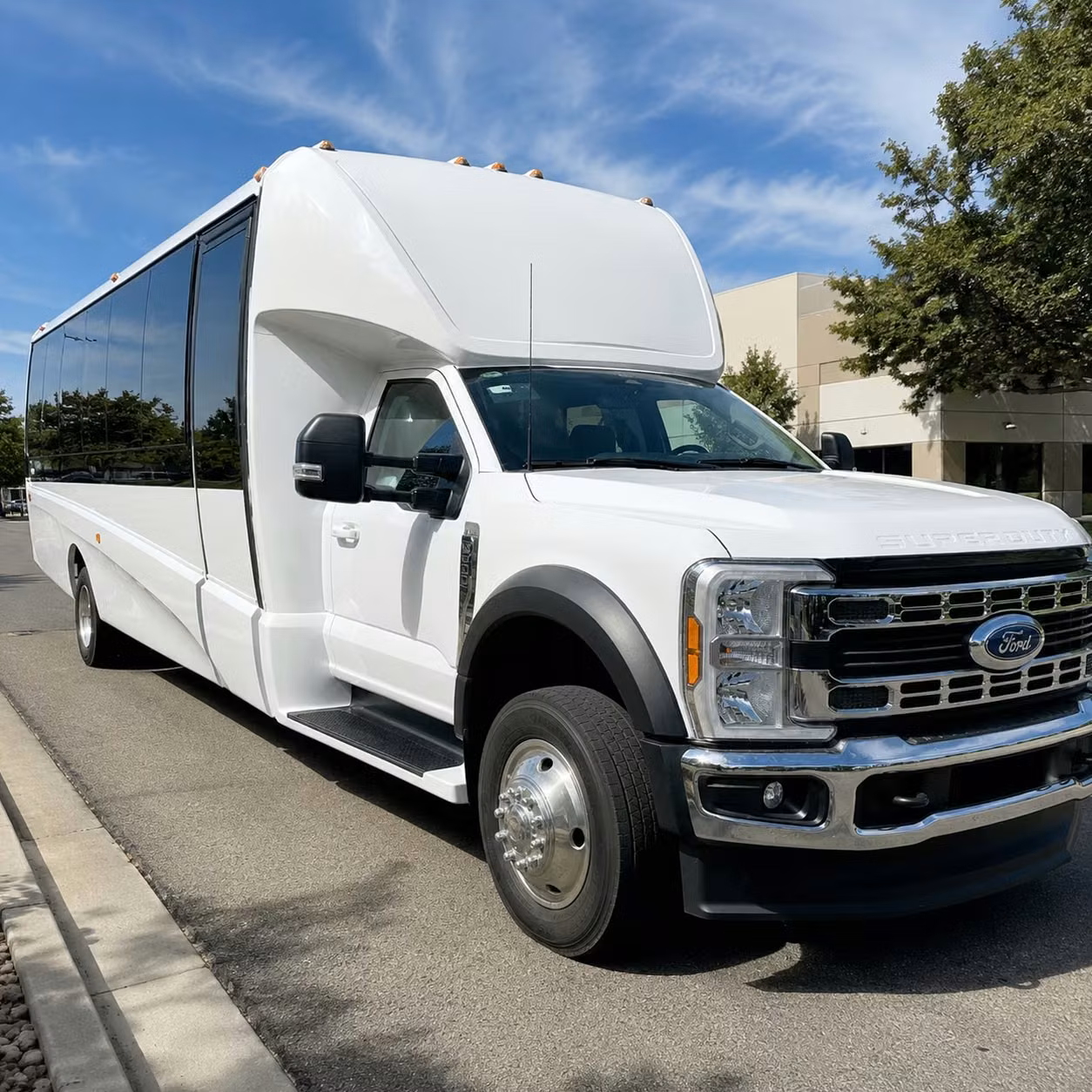 norwalk 15 passenger minibus rental